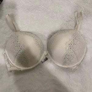 Victorias Secret white laced rhinestone bombshell bra size 36D Brand new.